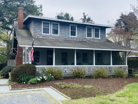 Home with screen porch.