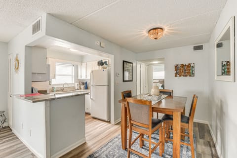 Dining Area & Kitchen