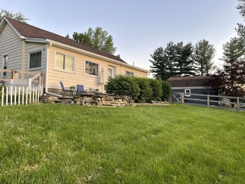 Quiet evening enjoyment. Yard is always mowed!