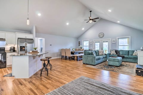 Open Interior | Free WiFi