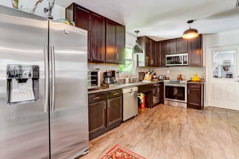 Fully equipped kitchen – ready for your culinary adventures