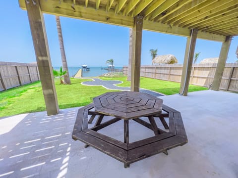 Outdoor picknick table for those outdoor BBQ's.