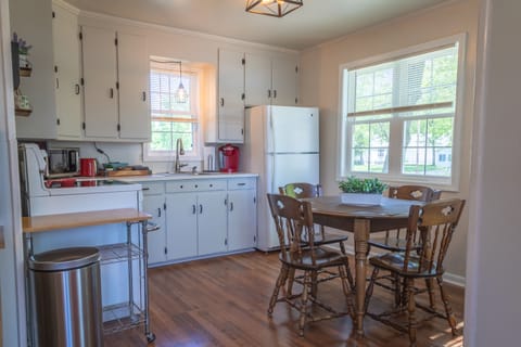 Well equipped kitchen with everything you need for a home cooked meal.