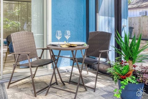 After a long day at the beach, a corner getaway when all the kids are sleeping and the dust settles. Enjoy a glass of wine and dinner just the two of you.