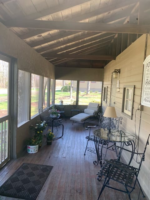 Shared porch with side B