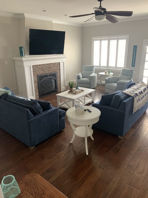 Living room with 2 recliner chairs