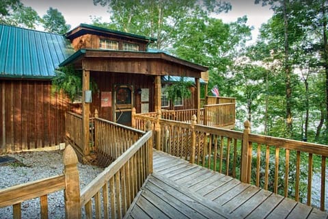 Front entrance to the lake getaway