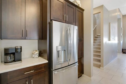 Keurig coffee maker with pods provided