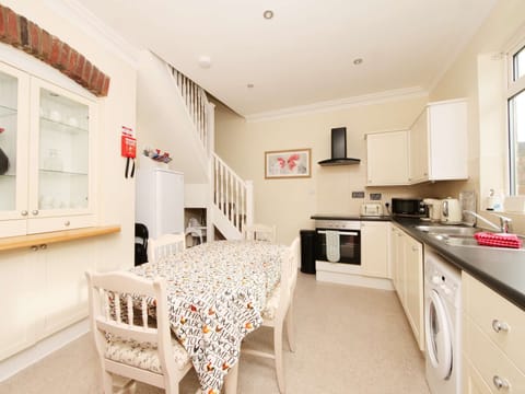 Kitchen /Dining area