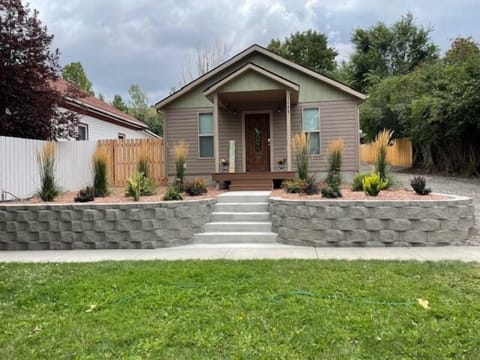 Welcome to Hillside Cottage!