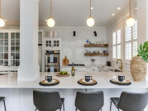 Chair, Furniture, Room, Indoors, Kitchen Island