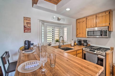 Kitchen | Breakfast Bar W/ Seating