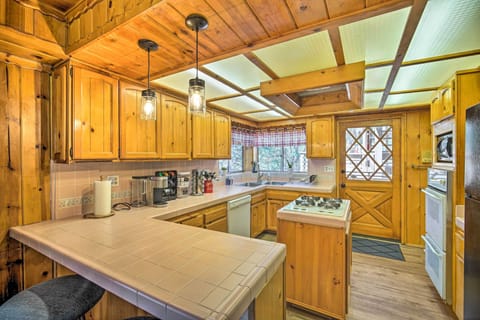 Kitchen | Fully Equipped | Cooking Basics