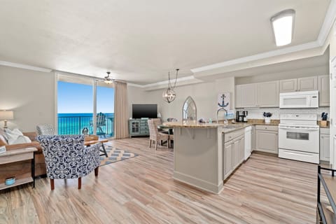 Amazing views! Welcome to  "Beach Vibes" 