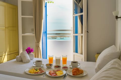Balcony of the Room with Peaceful Garden and Sea Views
A personal outdoor space ideal for relaxation and reflection.