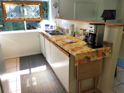 Cuisinart drip Coffee Maker and hot water kettle.