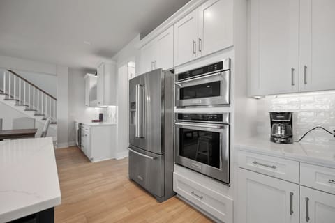 Fully Equipped Kitchen with Double Ovens