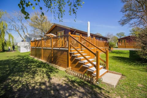 Discover the perfect setting for your next holiday at this dog-friendly, 4 berth lodge overlooking the lake on Carlton Meres Holiday Park.