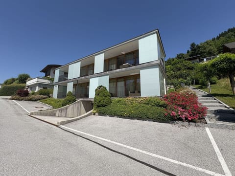 Residential Area, Shrub, House, Home, Groundcover, Balcony, Estate, Slope, Garden, Landscaping