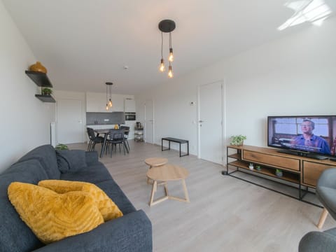 Sky, Plant, Building, Property, Window, Tree, Slope, Land Lot, House, Urban Design