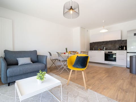 Table, Furniture, Property, Chair, Wood, Lighting, Interior Design, Building, Architecture, Flooring