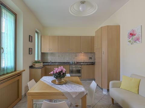 Sky, Plant, Building, Property, Window, Tree, Slope, Land Lot, House, Urban Design