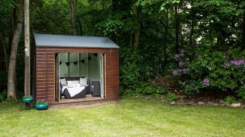 East Lodge at Ashiestiel - the appealing summerhouse in the garden