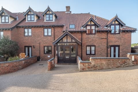 Apartment Eight by the Sea, Sheringham: A second floor apartment, with an allocated parking space, perfectly located on the sea front in charming Sheringham