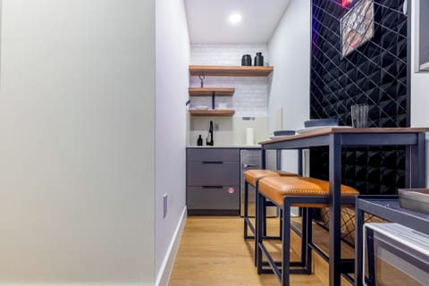 LITTLE KITCHENETTE FULL EQUIPPED