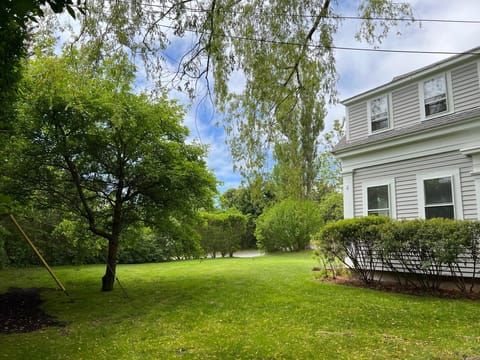 Spacious garden front, sides and back