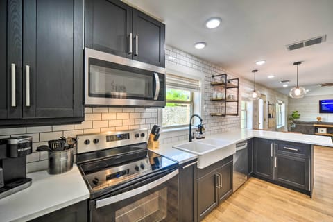 Kitchen | Toaster | 2-In-1 Drip & Keurig Coffee Maker