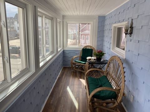 Historical, newly remodeled apartment in the heart of Marquette MI. Apartment in Marquette