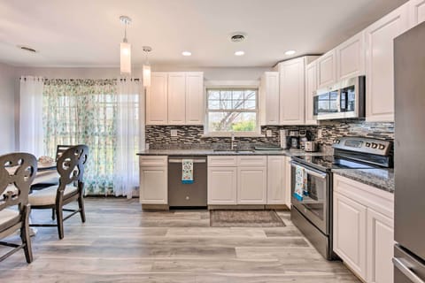 Kitchen | Coffee Maker | Toaster