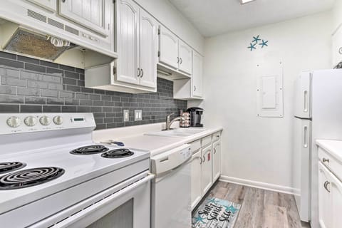 Kitchen | Fully Equipped