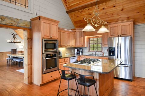 Kitchen with all the amenities! 