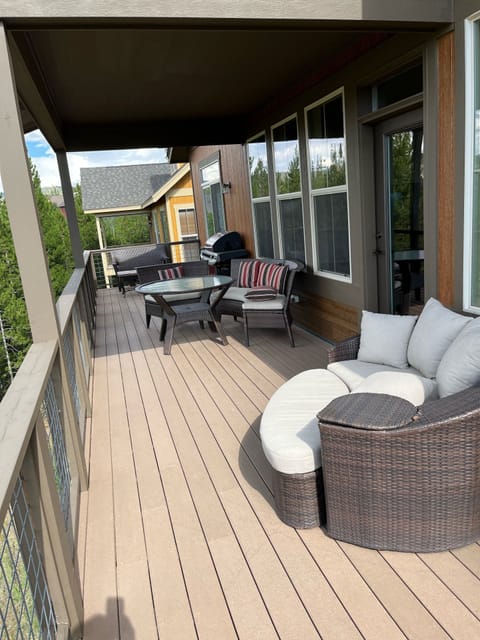 Main floor back deck 1