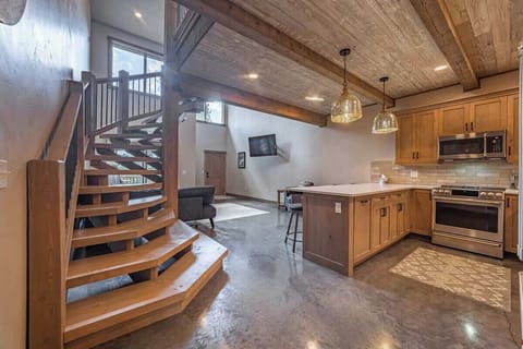 Open concept living- Montana adventures both indoors and out. Enjoy GNP from here!