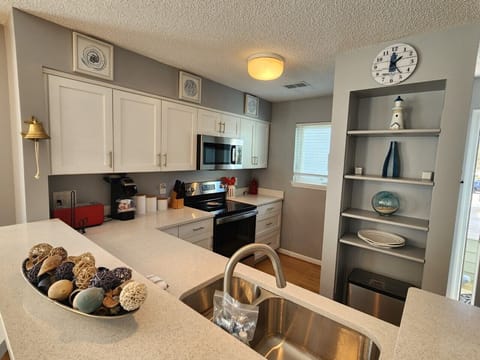 Bright and Modern Kitchen