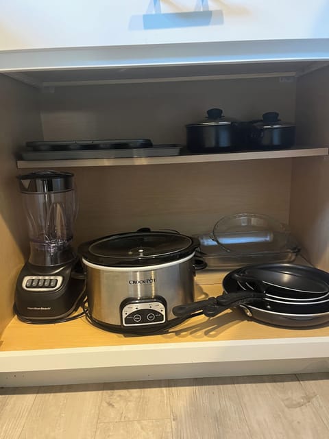 Blender, crockpot and mixer