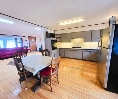 Kitchen/Dining Area - Kitchen/Dining Area