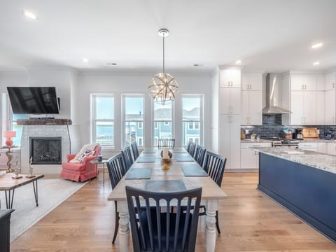 Dining Table - Seating for 8