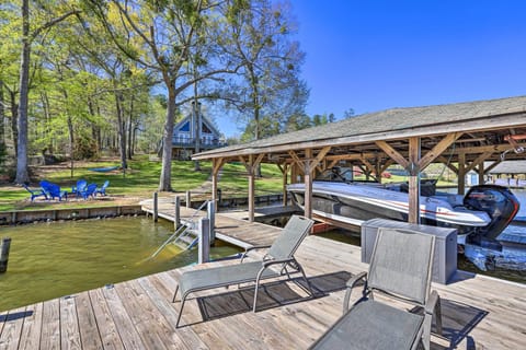 Eatonton Vacation Rental | 4BR | 3.5BA | 3,000 Sq Ft | Stairs Required