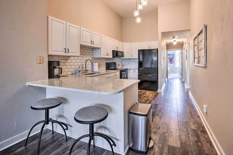 Kitchen | Fully Equipped | Coffee Maker | Cooking Basics | Dishware/Flatware