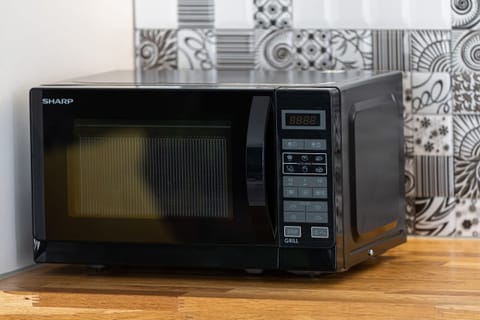 Modern, fully equipped kitchenette. 