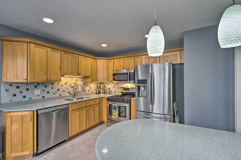 Fully Equipped Kitchen | Coffee Maker | Toaster