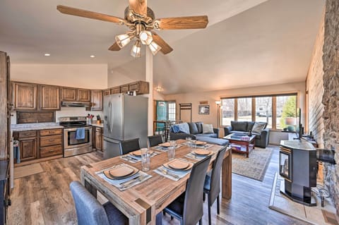 Dining Area | Dishware Provided