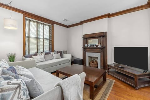 2b7b2676 22c2 4ea3 aeee 3a05778a1b65