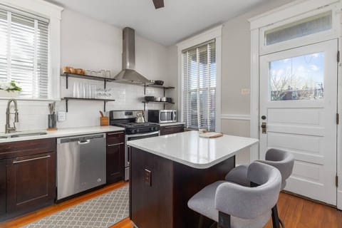 59fc3e2d 83e7 4d4d 860f 7d6e93a78479