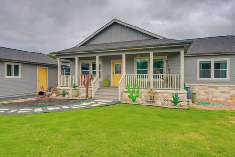 Canyon Lake Vacation Rental | 3BR | 2BA | Stairs Required | 2,300 Sq Ft