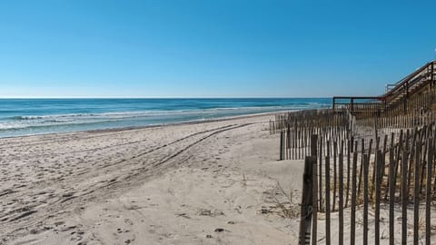 Dalton Place Beach Access and Pool